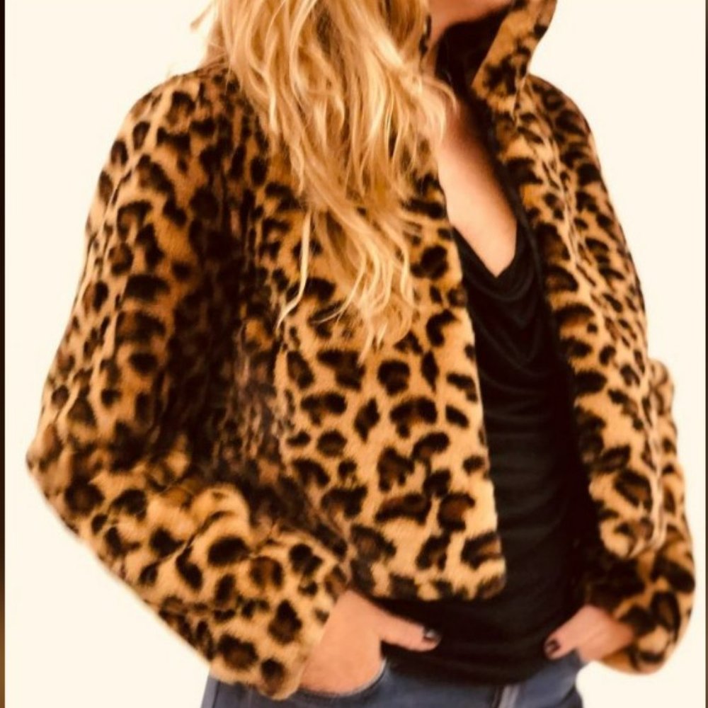Belle Fare Faux Fur Animal Print Crop Jacket Size Small - New With Tags